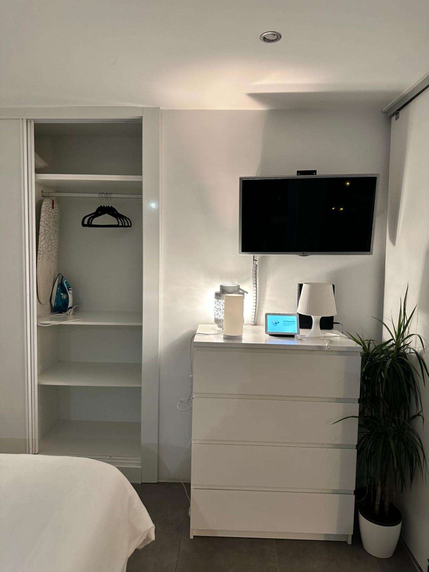 Lotus Apartment Alicante Exteriör bild